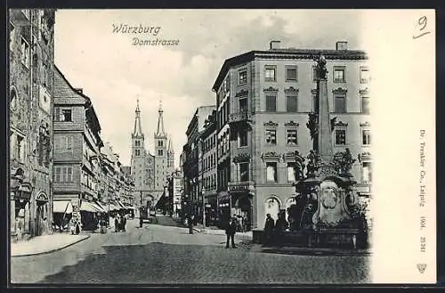 AK Würzburg, Domstrasse mit Geschäften und Vierröhrenbrunnen