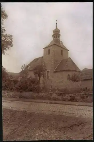 Fotografie Otto Blaubach, Naumburg, Ansicht Grockstädt, Strasse neben der Kirche