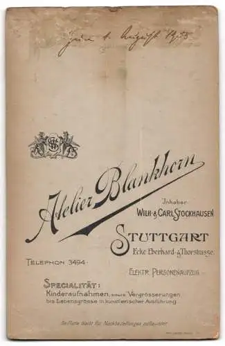 Fotografie Atelier Blankhorn, Stuttgart, Eberhardstr. 55, Vater mit kleiner Tochter und aufgeschlagenem Bilderbuch