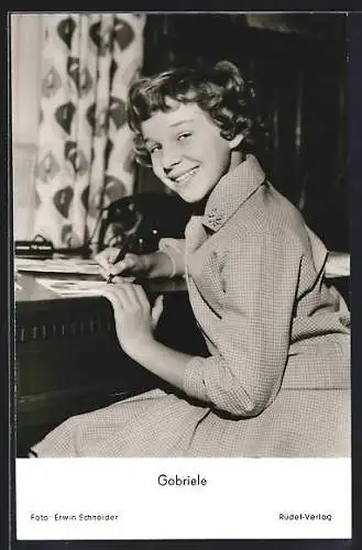 AK Musikerin Gabriele schreibt etwas