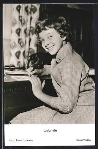 AK Musikerin Gabriele schreibt etwas