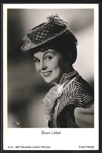 AK Schauspielerin Bruni Löbel in Geliebte Feindin
