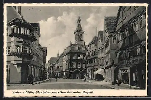AK Aalen i. Wttbg., Marktplatz mit altem und neuem Rathaus