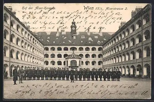 AK Wien, Hof der Alser-Kaserne mit Soldaten, Alserstrasse 2
