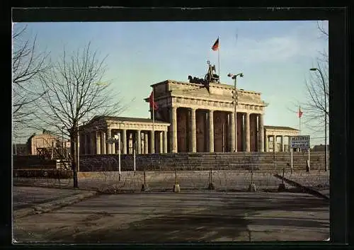 AK Berliner Mauer am Brandenburger Tor nach dem 13. August 1961