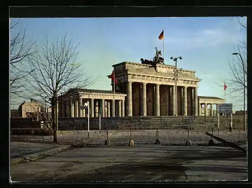 AK Berliner Mauer am Brandenburger Tor nach dem 13. August 1961