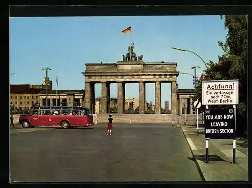 AK Berlin, Brandenburger Tor mit Mauer
