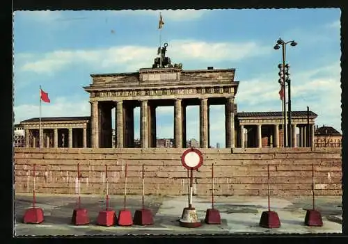 AK Berlin-Mitte, Brandenburger Tor nach 13.08.1961