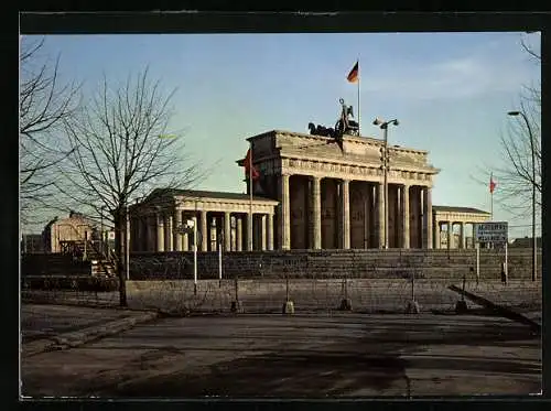 AK Berliner Mauer am Brandenburger Tor nach dem 13. August 1961