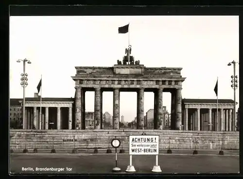 AK Berlin, Brandenburger Tor hinter der Mauer