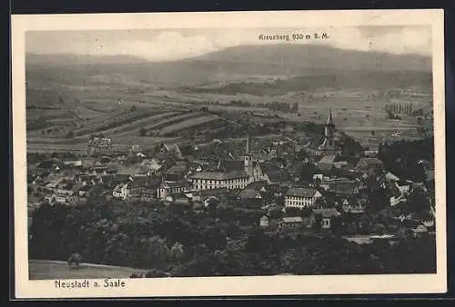 AK Neustadt / Saale, Generalansicht mit dem Kreuzberg