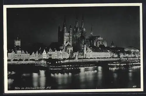 AK Köln, Teilansicht mit Dom bei Nacht