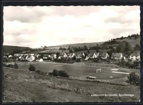 AK Burgbrohl, Ortsansicht mit Sportanlage