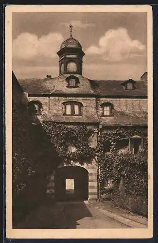 AK Burgbrohl, Eingang zum Schlosshof
