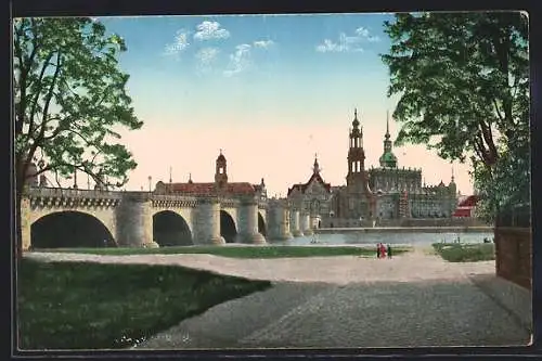 AK Dresden-Neustadt, Blick zur König Friedrich-August-Brücke