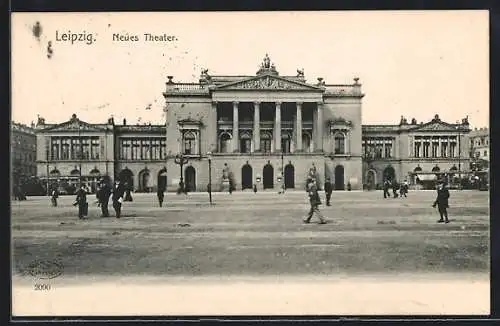 AK Leipzig, Passanten vor dem Neuen Theater