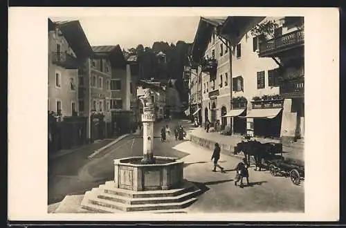AK Berchtesgaden, Marktplatz mit Brunnen