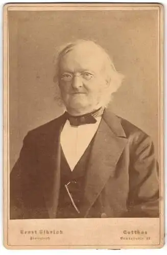 Fotografie Ernst Ulbrich, Cottbus, Gymnasialstr. 92, Älterer Herr mit Bart und Brille im Portrait