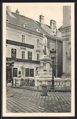 AK Wien VI, Haydn-Denkmal mit Pelzwarenhandlung