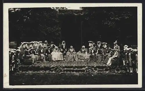 AK Wien, Gartenfest in der Theresianischen Akademie 1930, Szene aus dem Einzug d. Kaiserin Maria Theresia