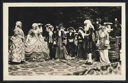 AK Wien, Gartenfest in der Theresianischen Akademie 1930, Szene aus dem Einzug d. Kaiserin Maria Theresia