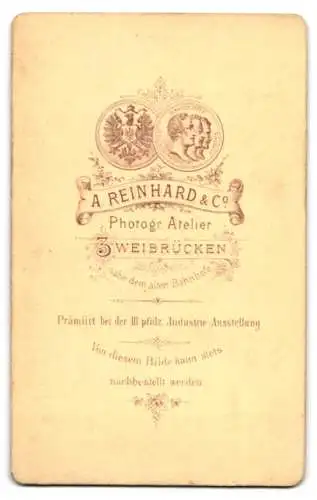 Fotografie A. Reinhard & Co., Zweibrücken, Bürgerlicher mit Fliege im Portrait