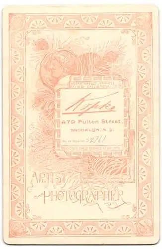 Fotografie Kopke, Brooklyn, NY, 479 Fulton St., Junger Herr im Anzug