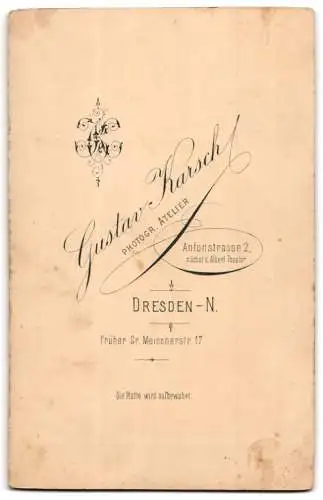 Fotografie Gustav Karsch, Dresden, Antonstrasse 2, Ältere Dame, Knabe im Anzug, Baby im Kleidchen