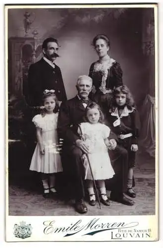 Fotografie Emile Morren, Louvain, Rue de Namur 18, Bürgerliche Familie, Älterer Herr mit Gehstock