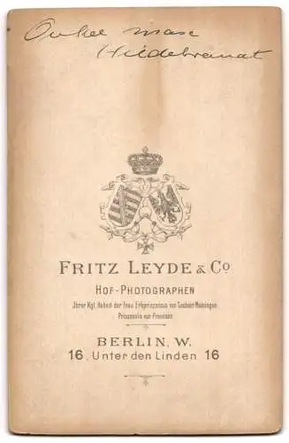 Fotografie Fritz Leyde & Co., Berlin, Unter den Linden 16, Eleganter Herr mit Schnauzbart