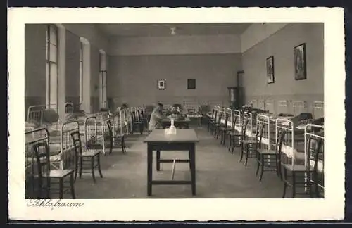 AK Wien, Schülerherberge des Stadtschulrates, Unt. Augartenstrasse 3, Schlafraum, Innenansicht