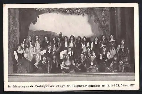 AK Wien, Wohltätigkeitsvorstellung des Margarethener Apostolates 1917, Schauspielerinnen auf der Bühne