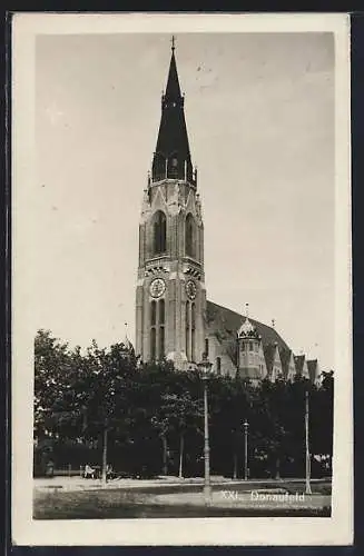 AK Wien, Donaufeld, Blick zur Pfarrkirche z. h. Leopold