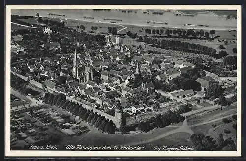 AK Zons a. Rhein, Ortsansicht mit alten Festungsmauern aus dem 14. Jahrhundert, Fliegeraufnahme