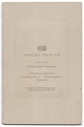 Fotografie Adolph Richter, Leipzig-Lindenau, Merseburger Str. 61, Gutsmuths-Str. 17, Junge Dame im weissen Kleid