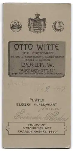 Fotografie Otto Witte, Berlin, Tauentzien-Str. 13 A, Junge Dame in Bluse und Rock