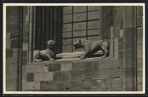 AK Worms, Dom Figuren am Fenster