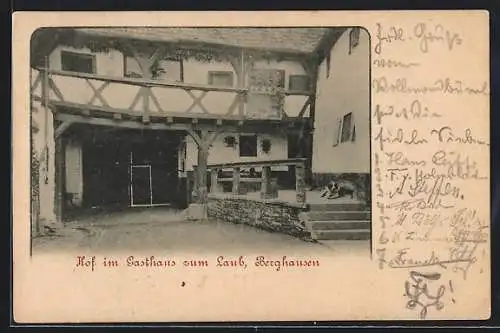 AK Berghausen / Baden, Hof im Gasthaus zum Laub