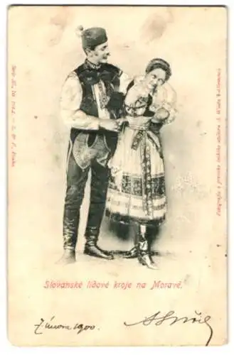 Relief-AK Slovanske lidové kroje na Morave, Tschechisches Paar in Tracht