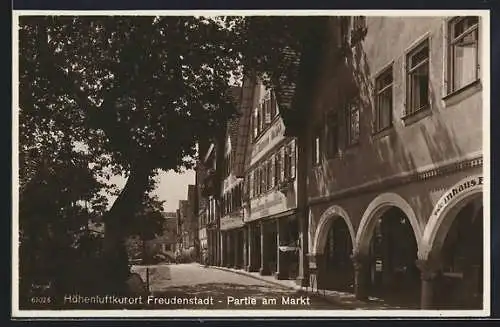 AK Freudenstadt, Partie am Markt mit Arkaden