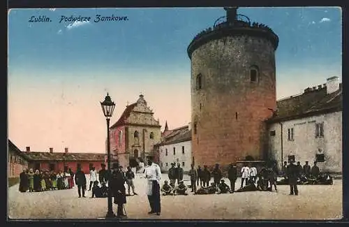 AK Podwórze Zamkowe