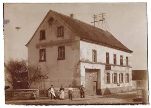 Fotografie Buss & Kupfer, Bad Kreuznach, Ansicht Siefersheim, Metzgerei & Gasthaus zum goldenen Hirsch v. Hans Meitzle