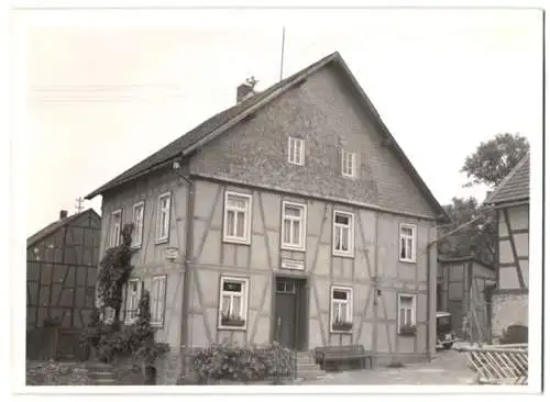 Fotografie Buss & Kupfer, Bad Kreuznach, Ansicht Henau, Gasthaus & Handlung Karl Roos