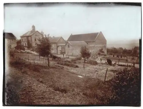 Fotografie unbekannter Fotograf, Ansicht Spiesheim, Blick nach dem Schulhaus