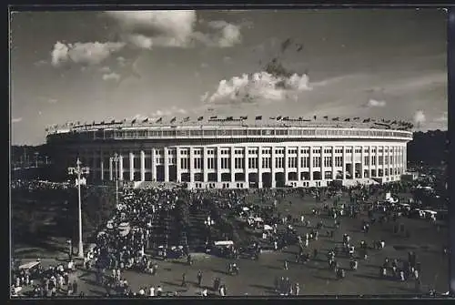 AK Moskau, Grosses Stadion mit Besuchern