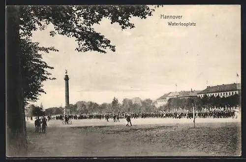 AK Hannover, Militär-Parade auf dem Waterlooplatz