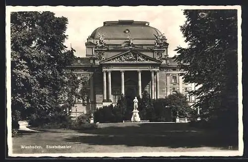 AK Wiesbaden, Staatstheater mit Grünanlagen