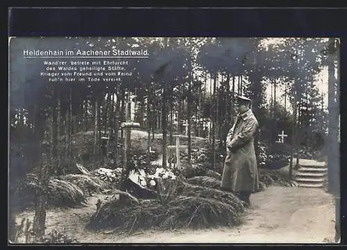 AK Aachen, Heldenhain im Aachener Stadtwald, Soldat am Kriegsgrab