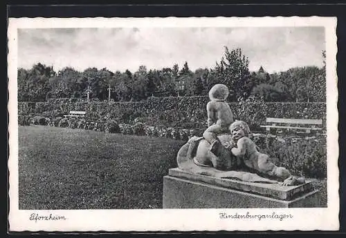 AK Pforzheim, Hindenburganlagen, Partie mit Skulptur