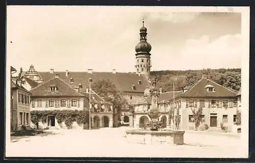 AK Weikersheim, Marktplatz mit Brunnen